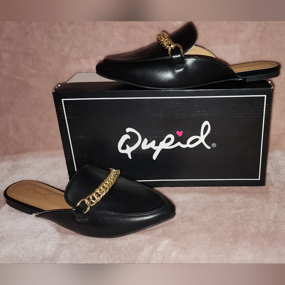 Women's Black Flat